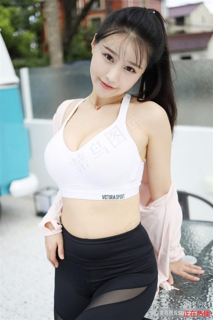 文在寅切的西瓜被吐槽没熟
