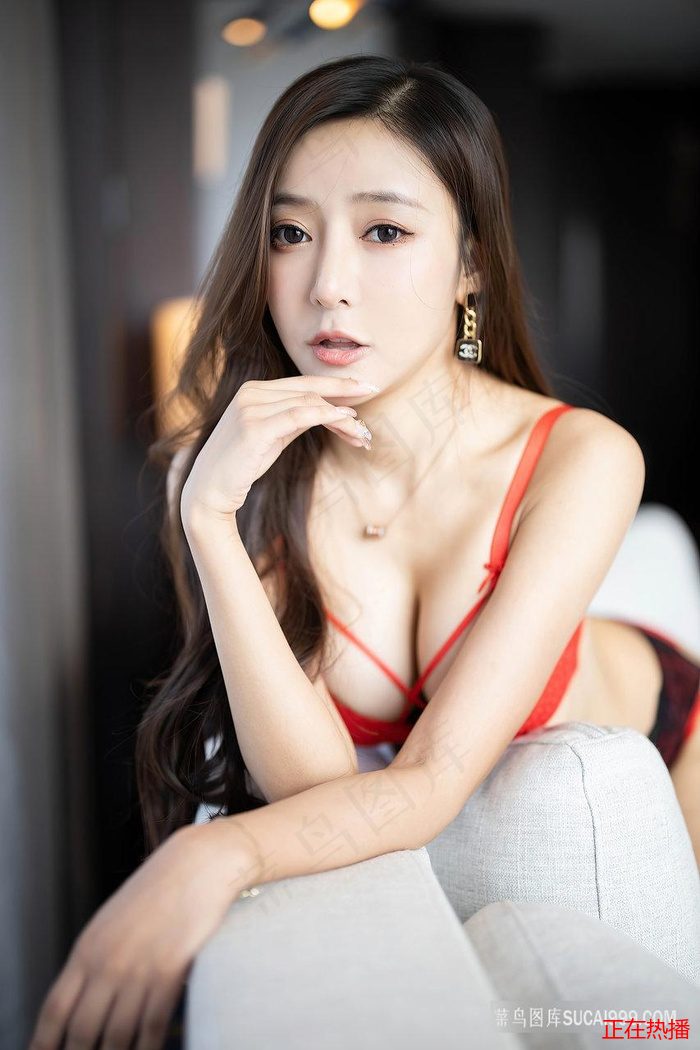 莎莎在大头怀里哭了